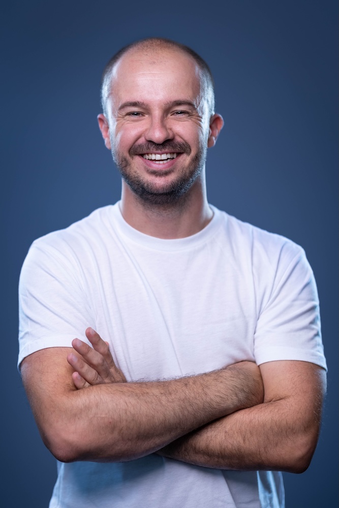 Maarten Van de Vondel - Proudly